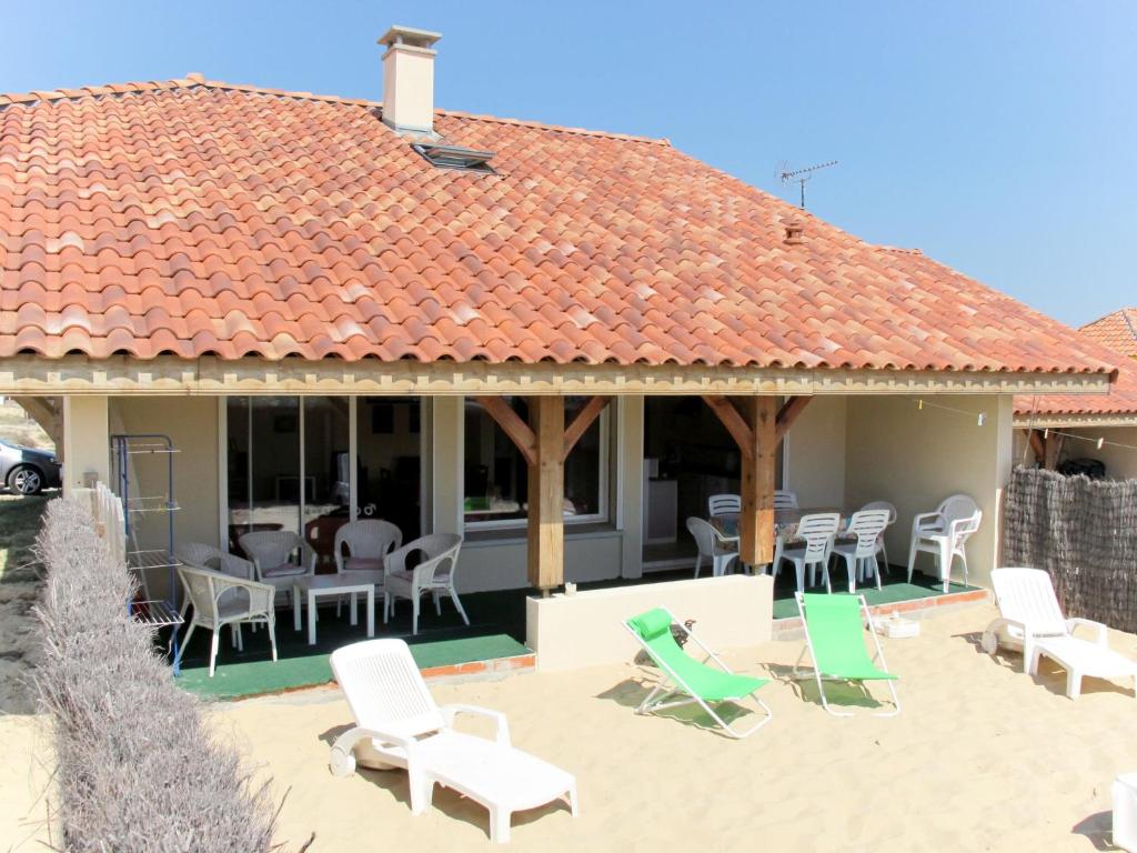 Holiday Home La Chapelle - CON100 , 40170 Contis-les-Bains