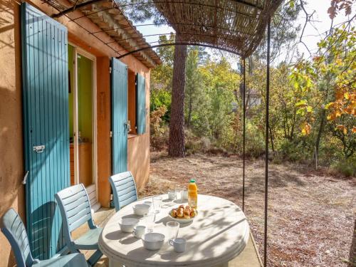 Holiday Home La Colline des Ocres