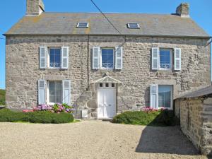 Holiday Home La Ferme du Manoir - RVI400