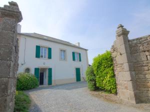 Holiday Home La Hulotais