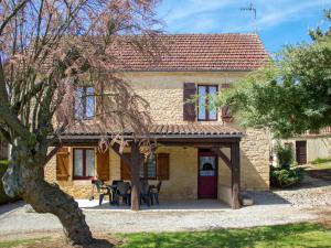 Maison de vacances Holiday Home La Pervoisie - CNX200  24590 Combas Aquitaine