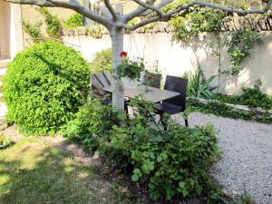 Holiday Home Le Cèdre - MBE101