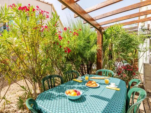 Holiday Home Le Domaine de l'Oliveraie 37