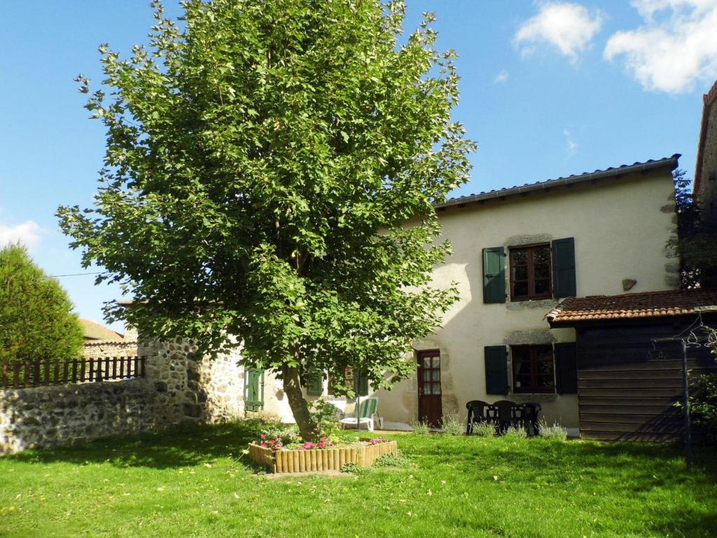 Maison de vacances Holiday Home Le Haut d'Ancette - AJA100  43500 Saint-Julien-dʼAnce