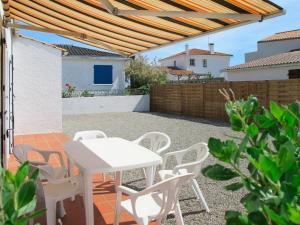 Holiday Home Le Maupas - TSM506