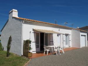 Holiday Home Le Maupas - TSM506