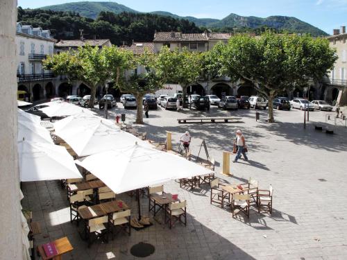 Holiday Home Les Arcades - NYS120