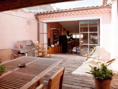 Holiday Home Les Arcades - NYS120