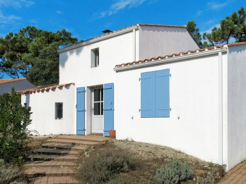 Holiday Home Les Brisans - TSM518