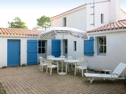 Holiday Home Les Brisans - TSM518