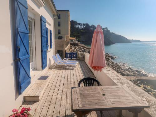 Holiday Home Les Embruns - CZN111