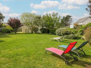 Holiday Home Les Embruns - RHU100
