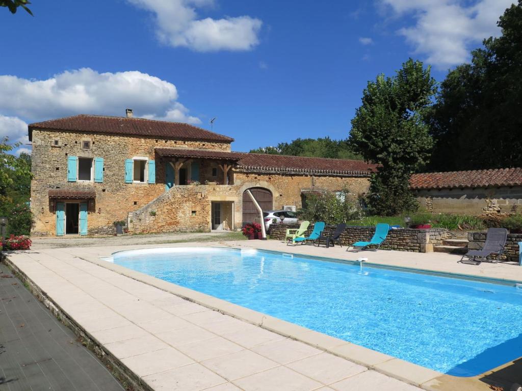 Maison de vacances Holiday Home Les Grèzes - MNB400  46700 Montcabrier