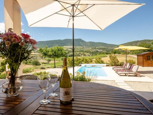 Holiday Home Les Hauts de Jallia - NYS130