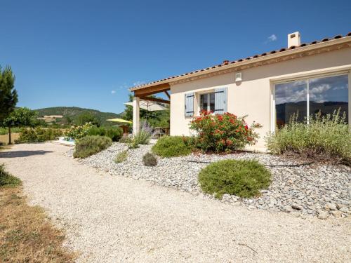 Holiday Home Les Hauts de Jallia - NYS130