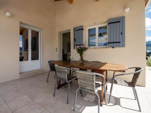 Holiday Home Les Hauts de Jallia - NYS130