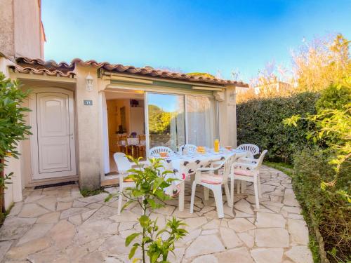 Holiday Home Les Parcs de Gassin-5