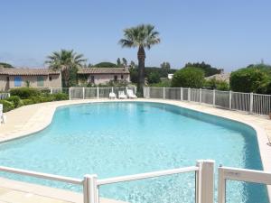Holiday Home Les Parcs de Gassin-9