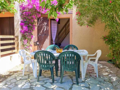 Holiday Home Les Romarines-6