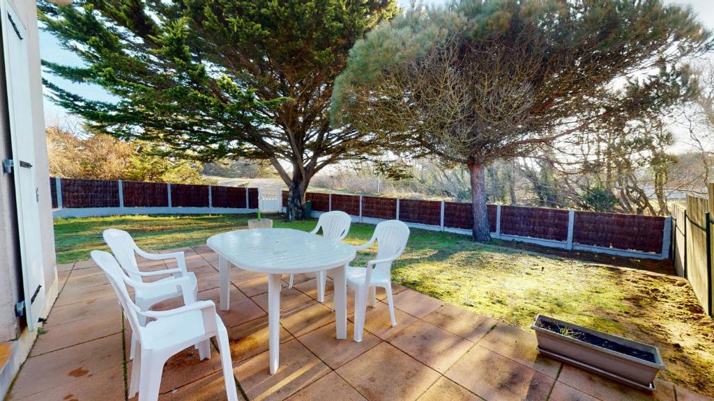 Holiday Home Les Trembles 50430 Saint-Germain-sur-Ay