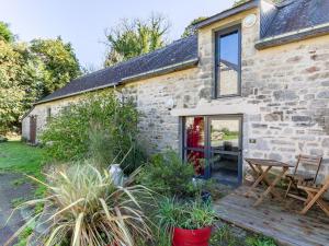 Holiday Home Les Trois Baudets - ELI100