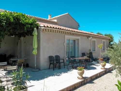 Holiday Home Les Vignes - MBE100