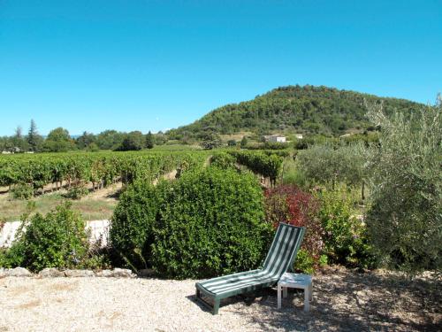 Holiday Home Les Vignes - MBE100