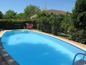 Holiday Home Les Volets Bleus