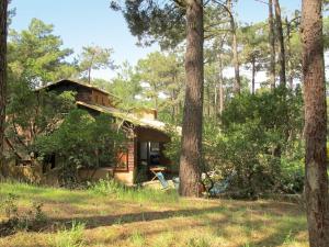 Maison de vacances Holiday Home Maison de la forêt 30  33680 Lacanau-Océan Aquitaine