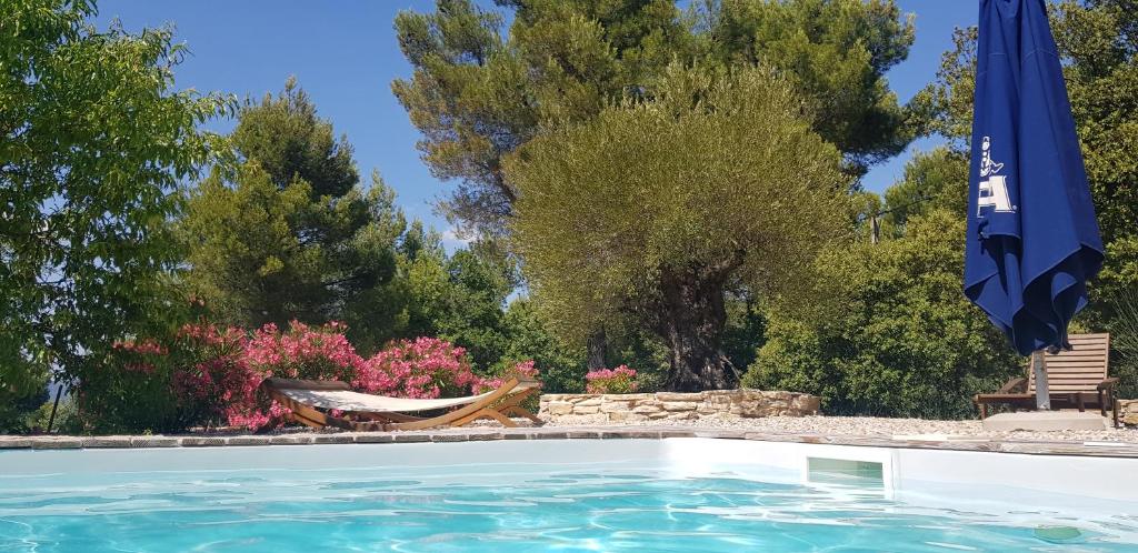 Holiday Home Maison Du Lac 27170 Beaumontel