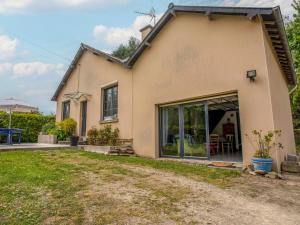 Holiday Home Maison Mae-Flo