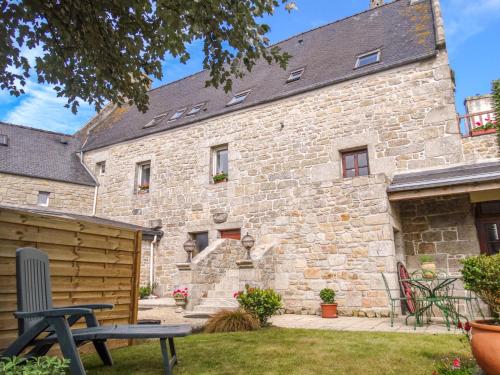 Holiday Home Manoir des Halles - PLC258