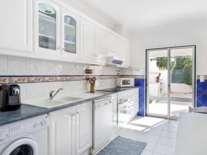 Holiday Home Manta Rota 450m from the Beach
