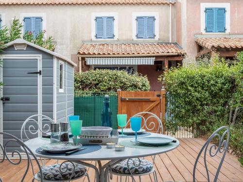 Holiday Home Marina Gold
