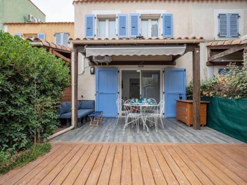 Holiday Home Marina Gold