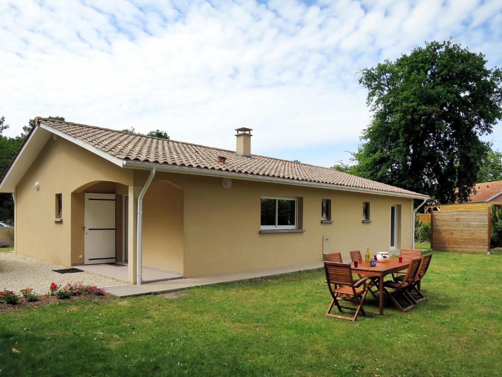 Maison de vacances Holiday Home Mimosa - SUL135  33780 Soulac-sur-Mer