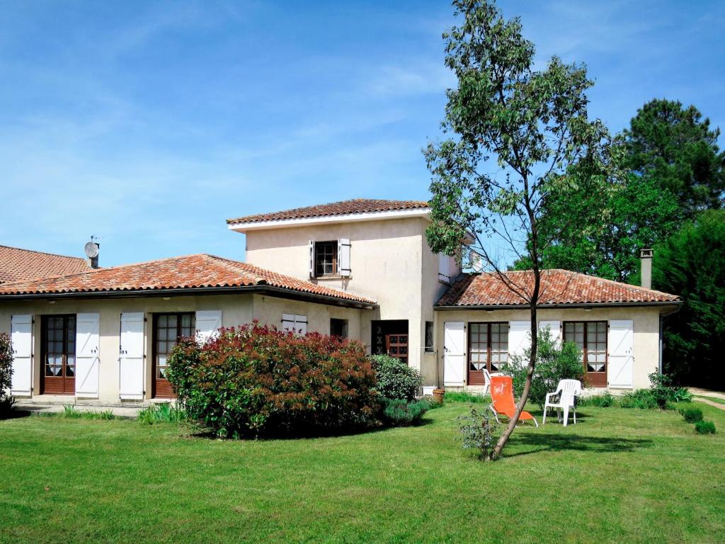 Maison de vacances Holiday Home Orphée - GEM120  33340 Gaillan-en-Médoc