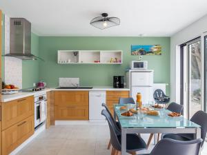 Holiday Home Palet Breton