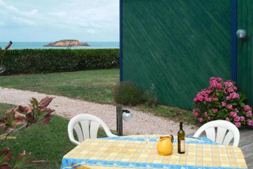 Holiday home, Penestin