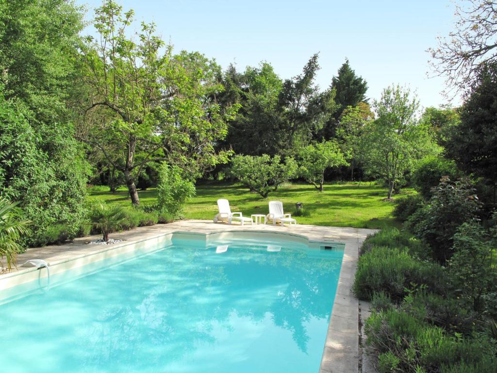 Maison de vacances Holiday Home Peuchaud - HVI118  87160 Saint-Sulpice-les-Feuilles