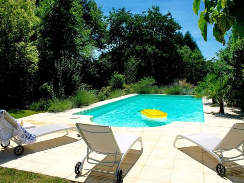 Holiday Home Peuchaud - HVI118
