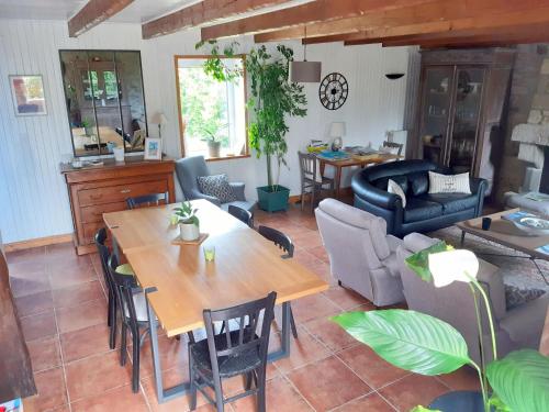 Holiday home, Plounévez-Lochrist