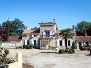 Holiday Home Pontac-Gadet 1 - JDL100