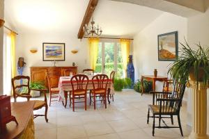 holiday home, Puyméras