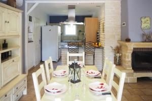 holiday home, Roaix