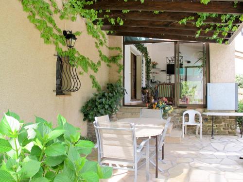 Holiday Home Rock - GON100
