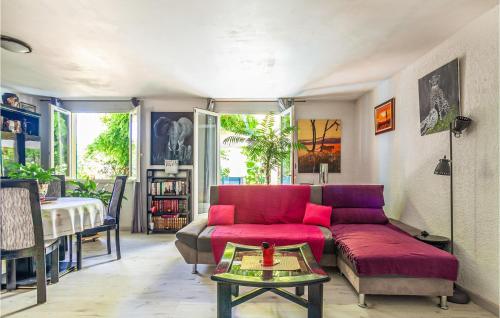 Holiday home Rue De Chardonnerets