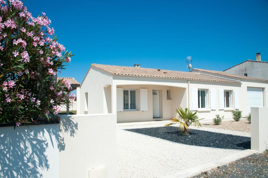 Holiday home Rue Jarl Priel 22220 Plouguiel