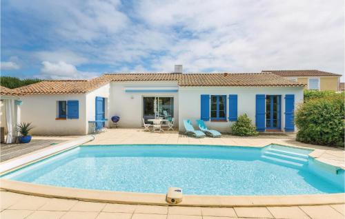 Holiday home Saint Jean de Monts 44 with Outdoor Swimmingpool