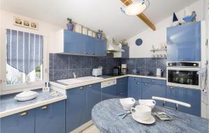 Holiday home Saint Jean de Monts 44 with Outdoor Swimmingpool